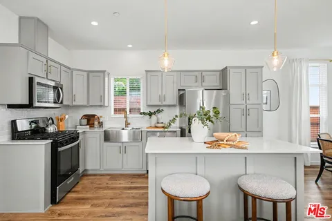 $949,000 | 3214 Shasta Circle South, Los Angeles, CA 90065