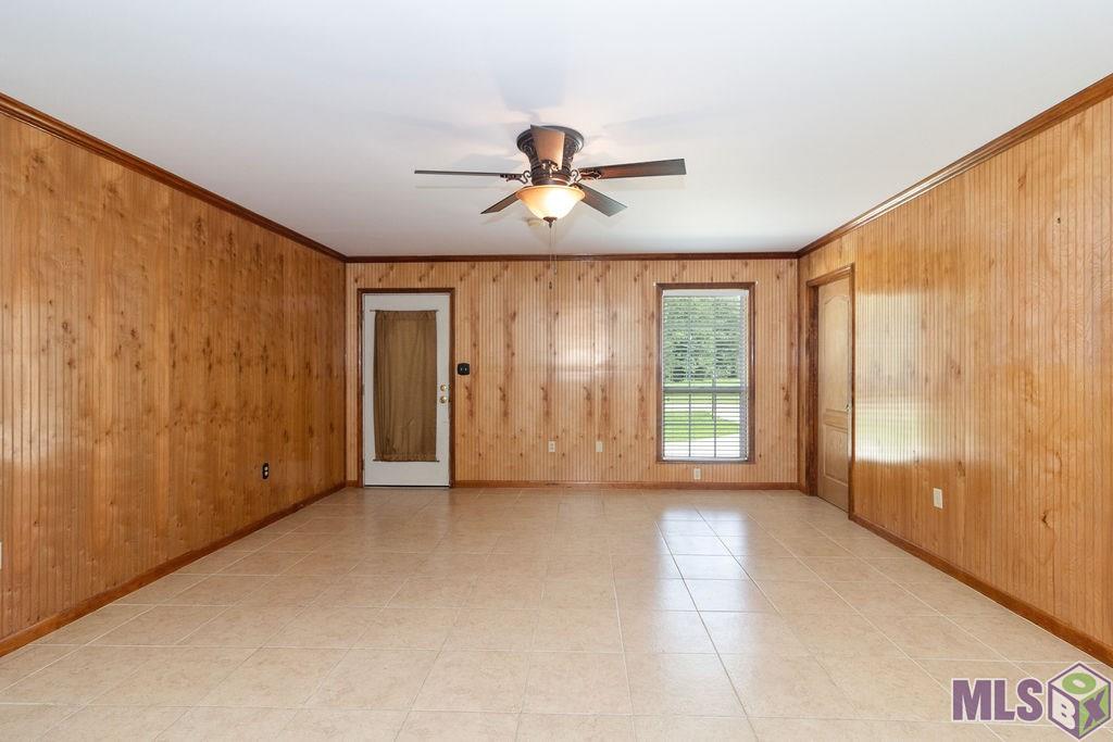 37061 Caraway Road Denham Springs, LA 70706 - Photo 11 of 24 Living Room
