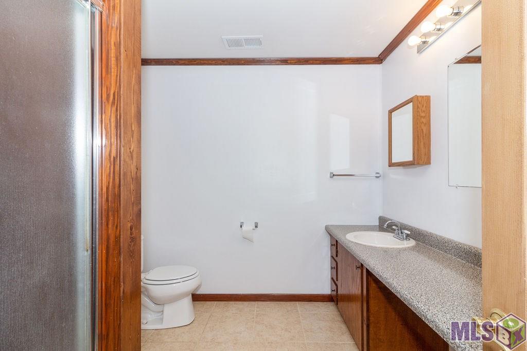 37061 Caraway Road Denham Springs, LA 70706 - Photo 13 of 24 Bonus Bath