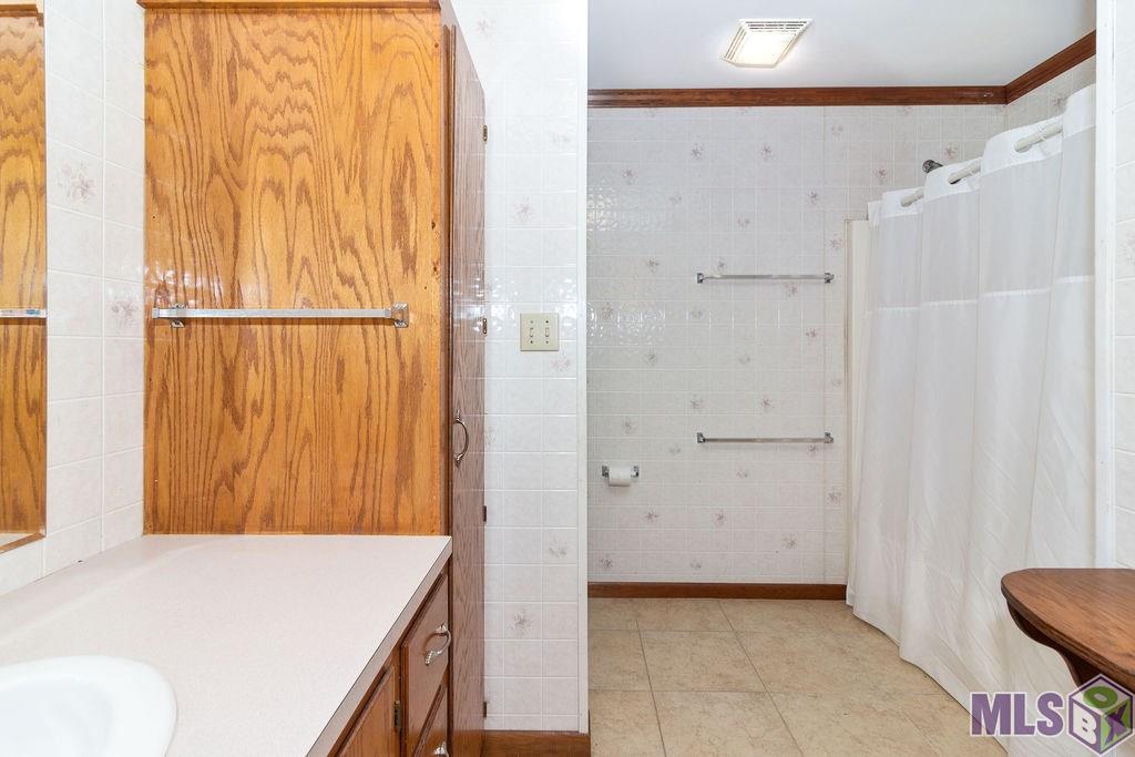 37061 Caraway Road Denham Springs, LA 70706 - Photo 21 of 24 Bath 2