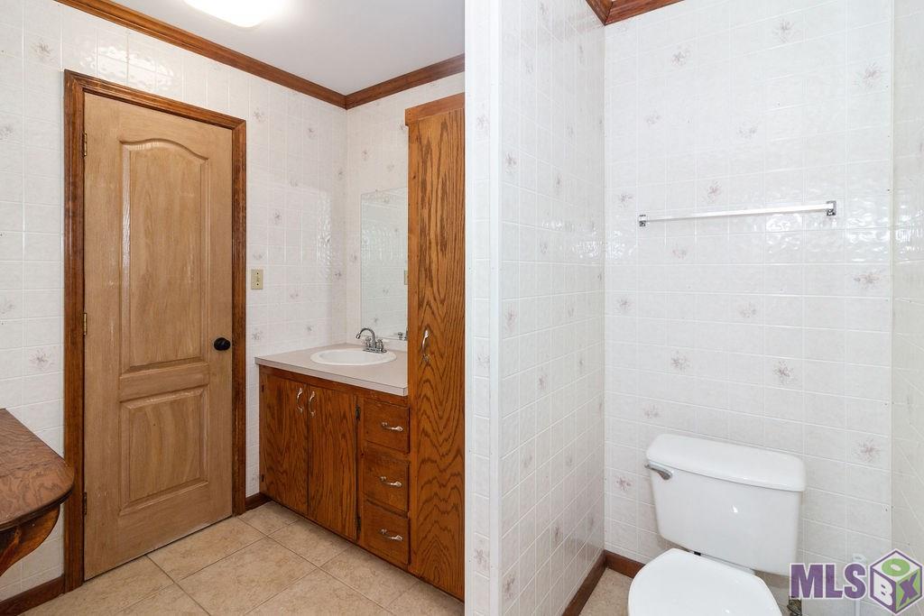37061 Caraway Road Denham Springs, LA 70706 - Photo 22 of 24 Bath 2