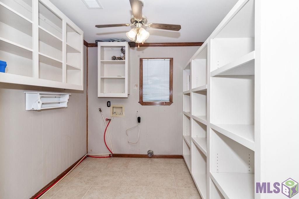 37061 Caraway Road Denham Springs, LA 70706 - Photo 10 of 24 Pantry/Laundry