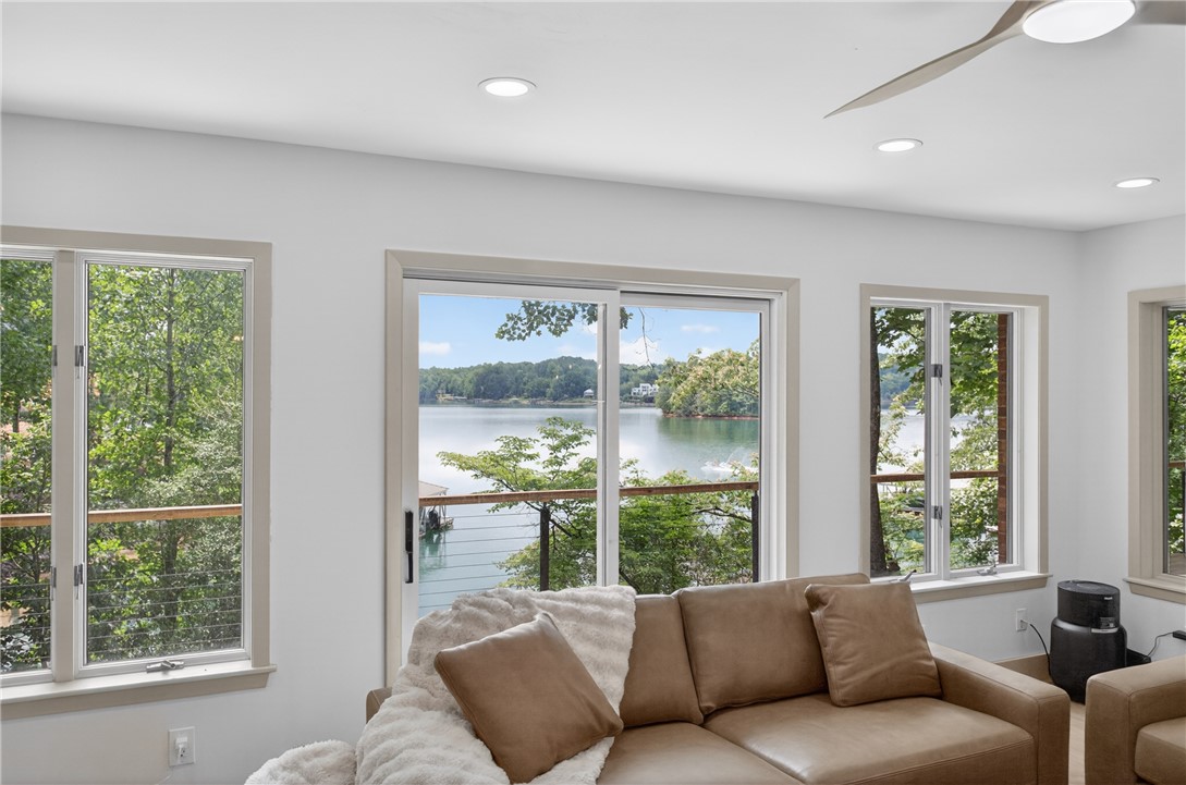 304 Lakeside Drive Seneca, SC 29672 - Photo 8 of 50