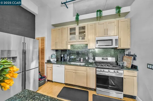 $499,000 | 247 4th Street, Unit 206, Oakland, CA 94607
