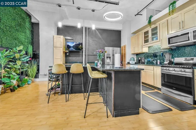 $499,000 | 247 4th Street, Unit 206, Oakland, CA 94607