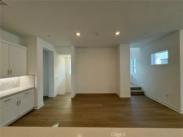 $5,500 | 114 Seep, Irvine, CA 92618