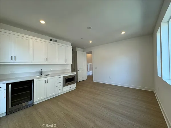 $5,500 | 114 Seep, Irvine, CA 92618