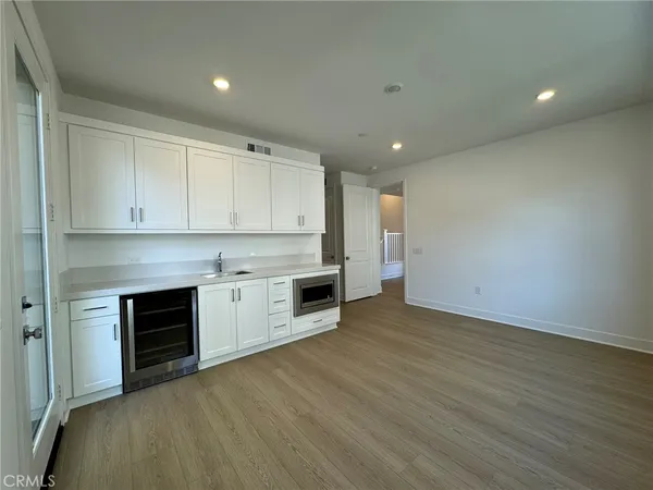 $5,500 | 114 Seep, Irvine, CA 92618