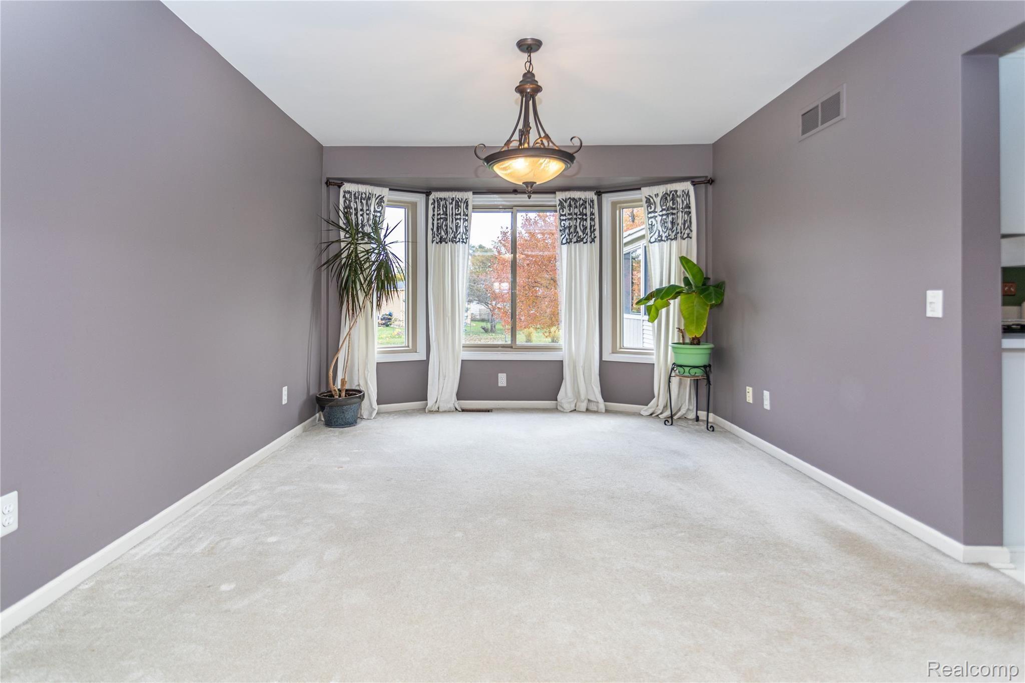 6670 Fox Hills Road Canton, MI 48187 - Photo 7 of 44 4.jpg