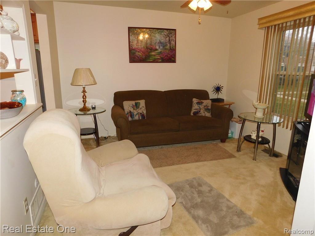 29656 Middlebelt Road, Unit 26 Farmington Hills, MI 48334 - Photo 22 of 39