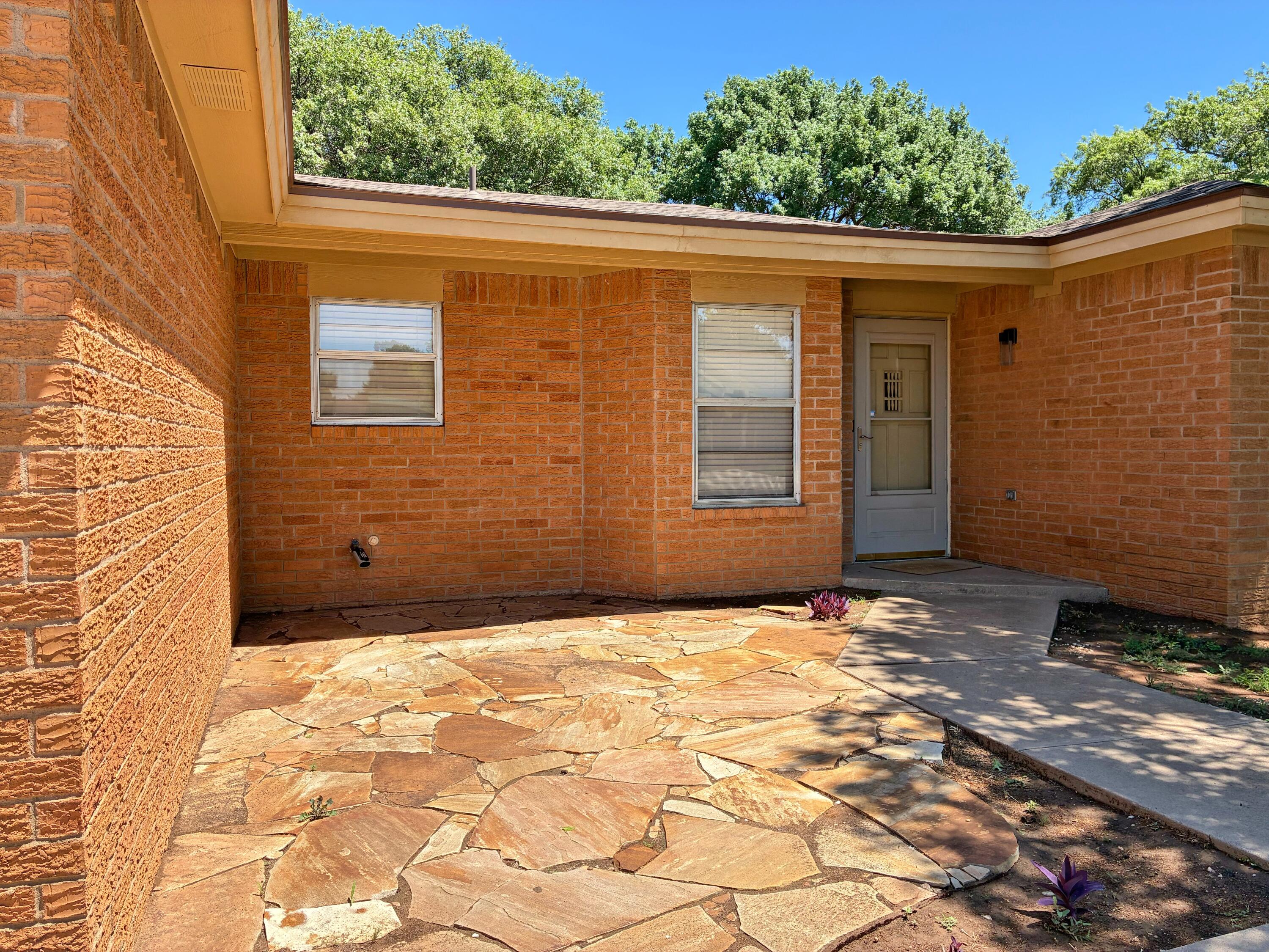 4904 64th Street Lubbock, TX 79414 - Photo 8 of 47 IMG_7319