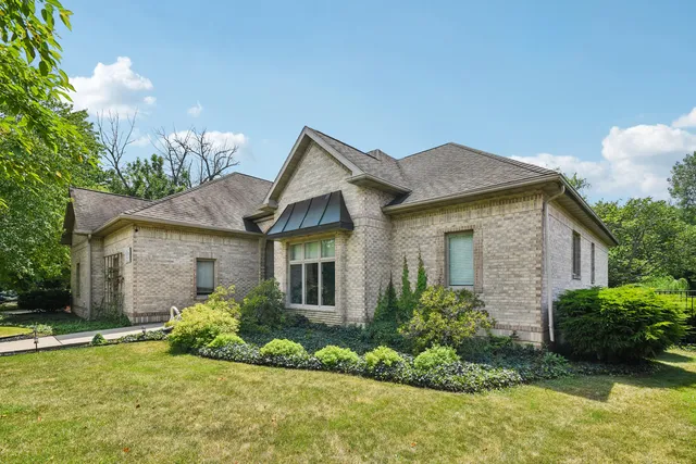 $555,000 | 1020 Gladys Avenue, Morris, IL 60450