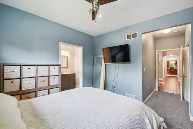 $555,000 | 1020 Gladys Avenue, Morris, IL 60450