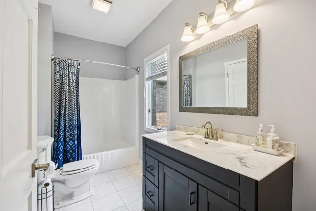 $555,000 | 1020 Gladys Avenue, Morris, IL 60450