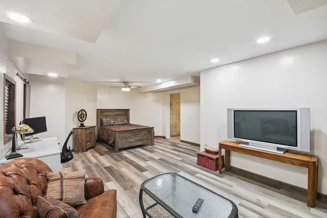 $555,000 | 1020 Gladys Avenue, Morris, IL 60450