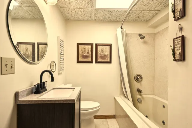 $555,000 | 1020 Gladys Avenue, Morris, IL 60450