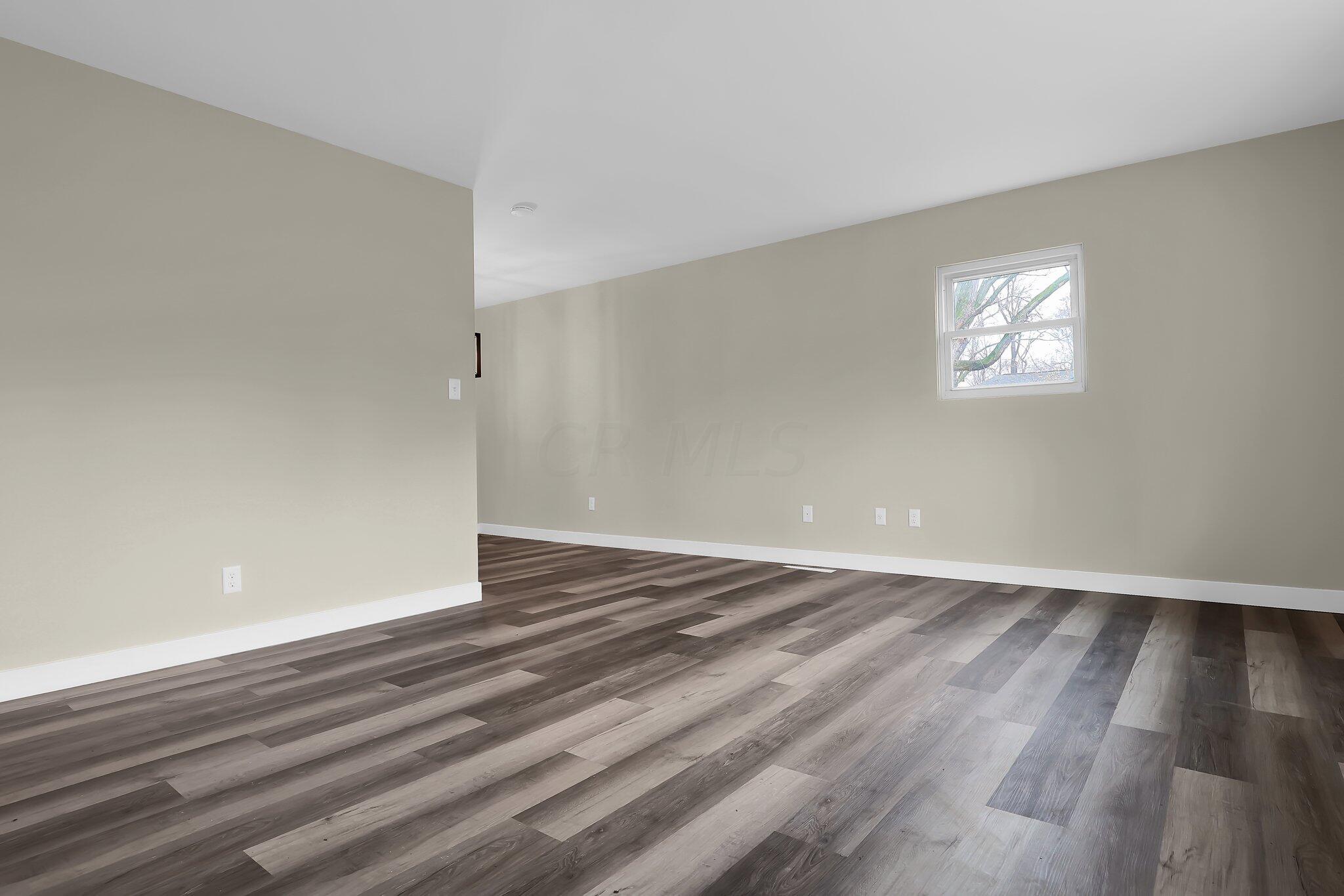 5322 Newport Road Columbus, OH 43232 - Photo 4 of 26 5-web-or-mls-5322-newport-rd