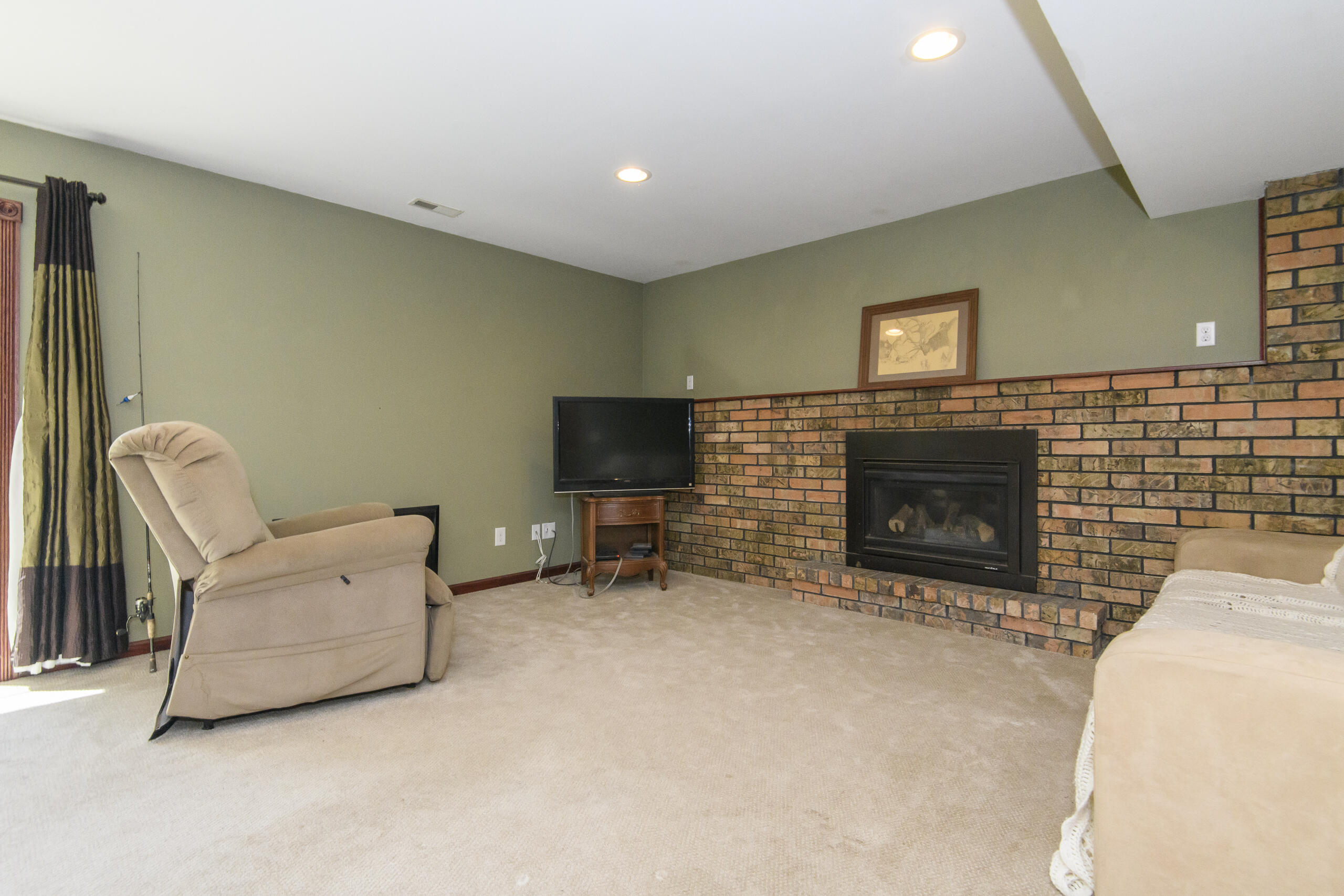 705 Fox Knoll Drive Rochester, WI 53185 - Photo 30 of 52 705 Fox Knoll-39