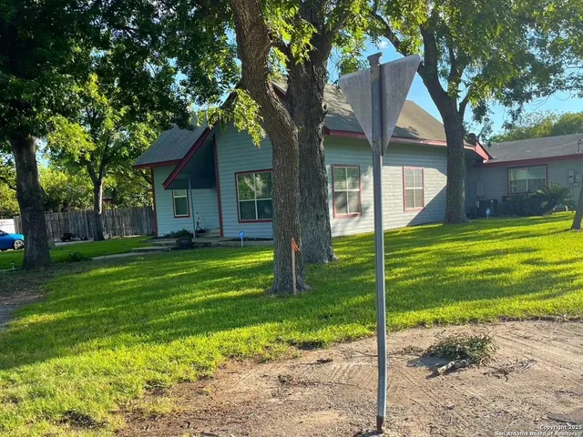 $290,000 | 205 South San Antonio Street, Sabinal, TX 78881