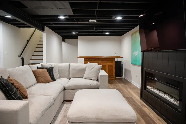 $440,000 | 28423 West Kelsey Court, Barrington, IL 60010