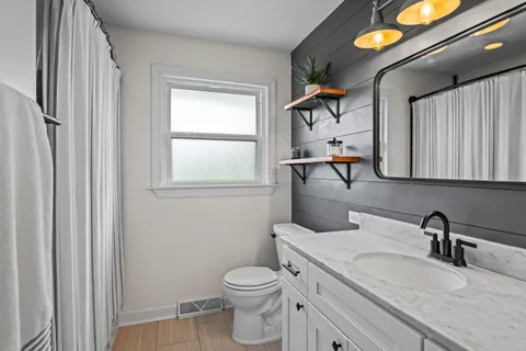 $440,000 | 28423 West Kelsey Court, Barrington, IL 60010