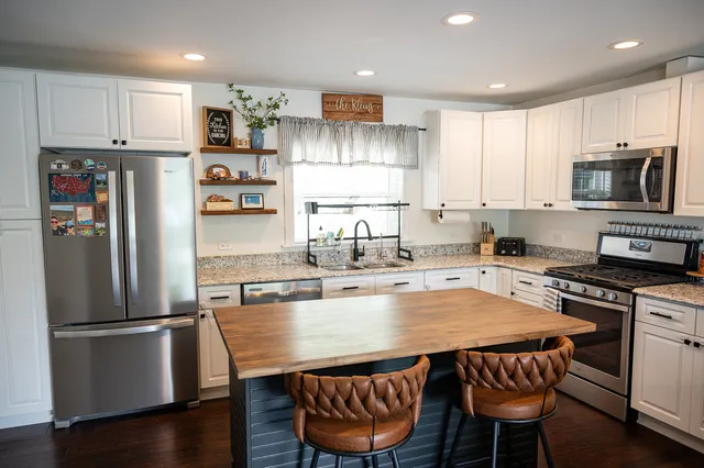 $440,000 | 28423 West Kelsey Court, Barrington, IL 60010