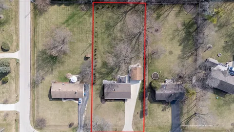 $440,000 | 28423 West Kelsey Court, Barrington, IL 60010