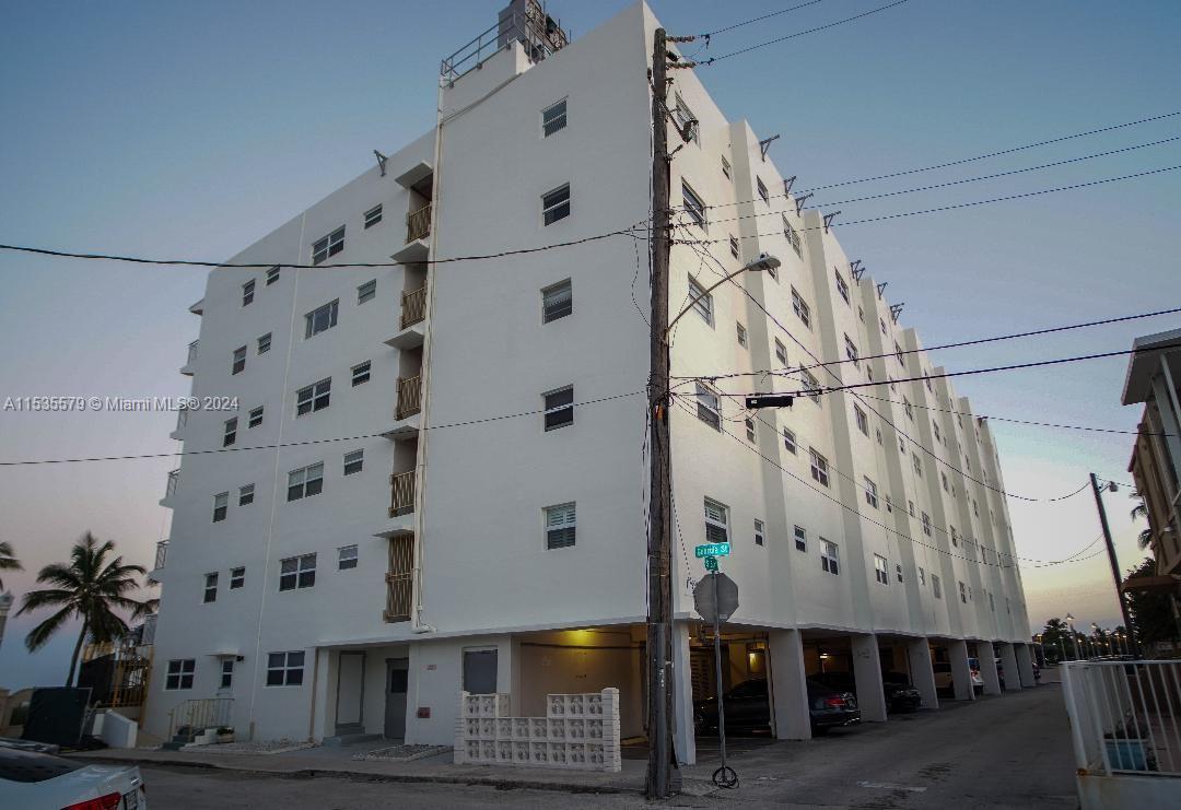 901 South Surf Rd Unit 206  