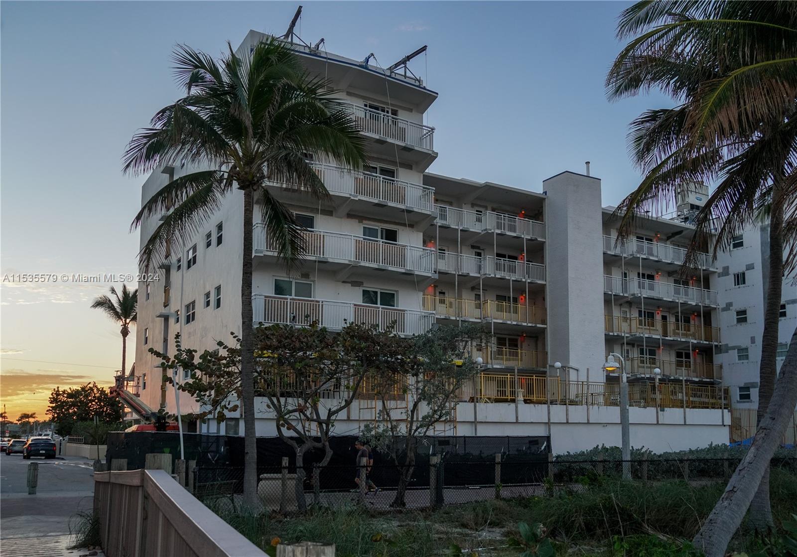 901 South Surf Road, Unit 206 Hollywood, FL 33019 - Photo 4 of 22 Gallery Image 4