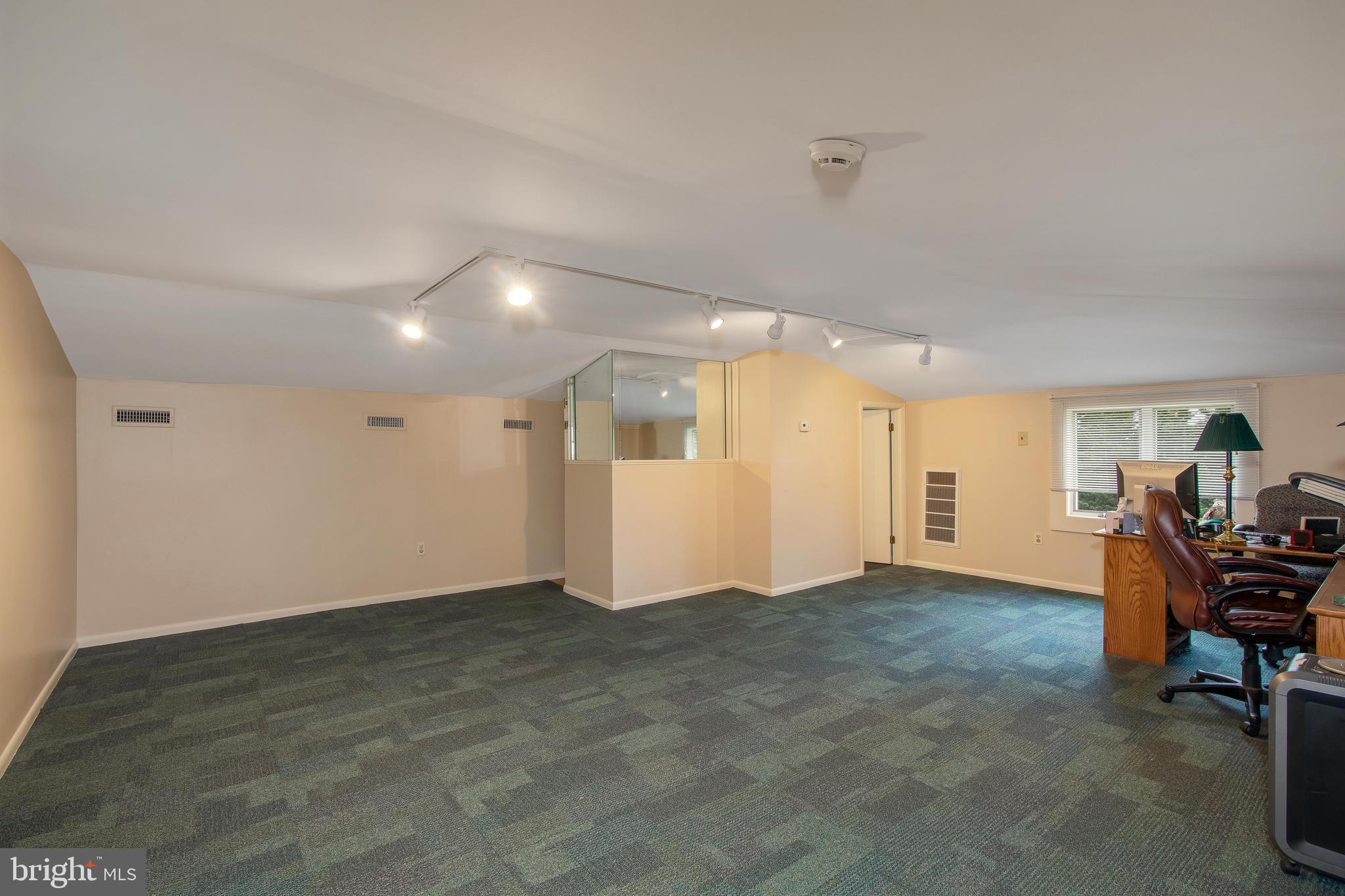 463 Kenwood Road Huntingdon Valley, PA 19006 - Photo 37 of 65 Gallery Image 37