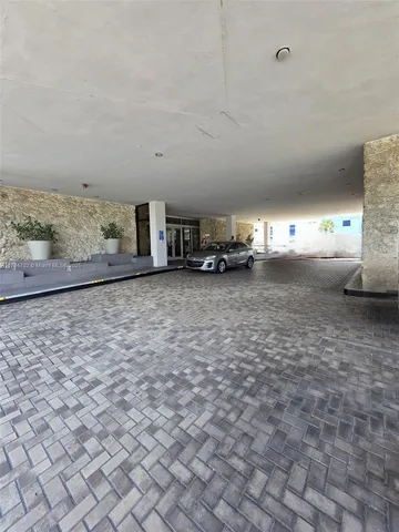 $3,500 | 9225 Collins Avenue, Unit 1409, Surfside, FL 33154