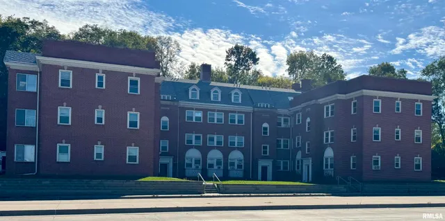 $700 | 2028 7th Avenue, Unit E3, Moline, IL 61265