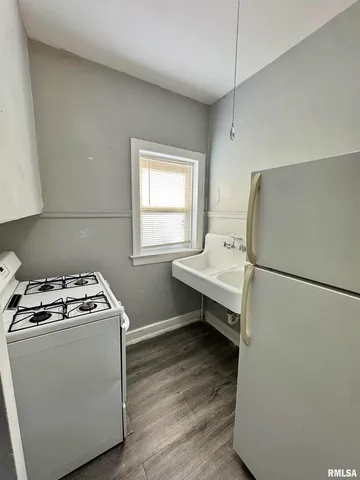 $700 | 2028 7th Avenue, Unit E3, Moline, IL 61265