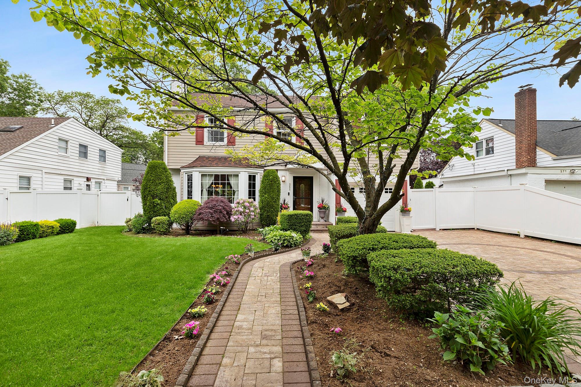 265 Taylor Road West Hempstead, NY 11552 - Photo 3 of 20