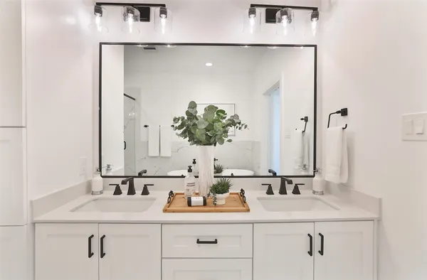 $3,900 | 1018A West 15th 1/2 Street, Unit B, Houston, TX 77008