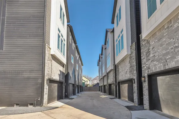 $3,900 | 1018A West 15th 1/2 Street, Unit B, Houston, TX 77008