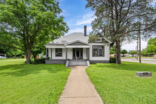 $299,000 | 741 North Anglin Street, Cleburne, TX 76031