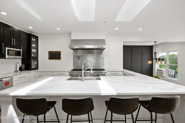 $925,000 | 218 Ridge Road, Stuyvesant, NY 12156