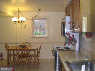 7605 Oak Lane Road Cheltenham, PA 19012 - Photo 5 of 6 Gallery Image 5