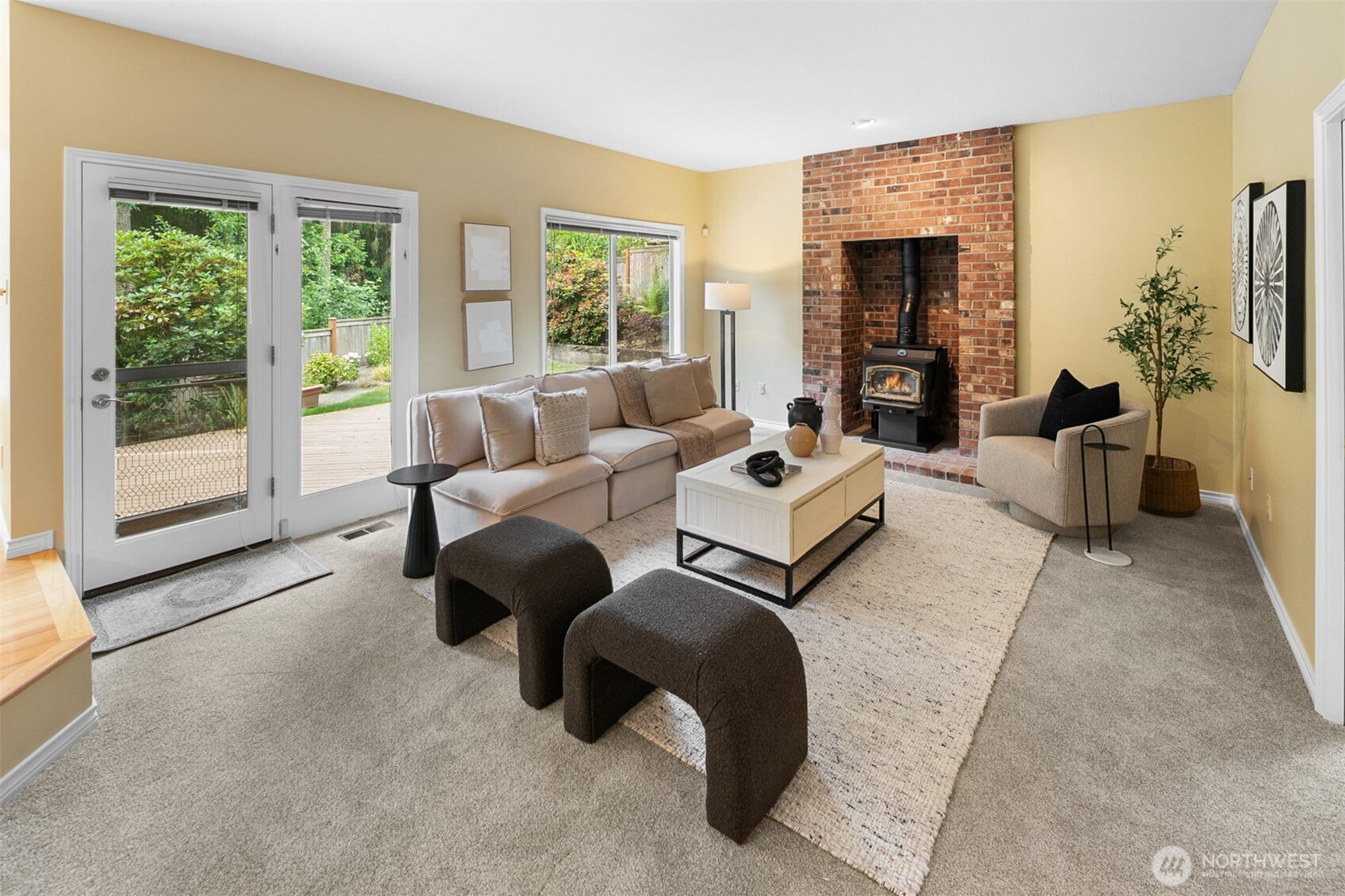 16116 68th Avenue West Edmonds, WA 98026 - Photo 10 of 40 a living room with furniture and a large window