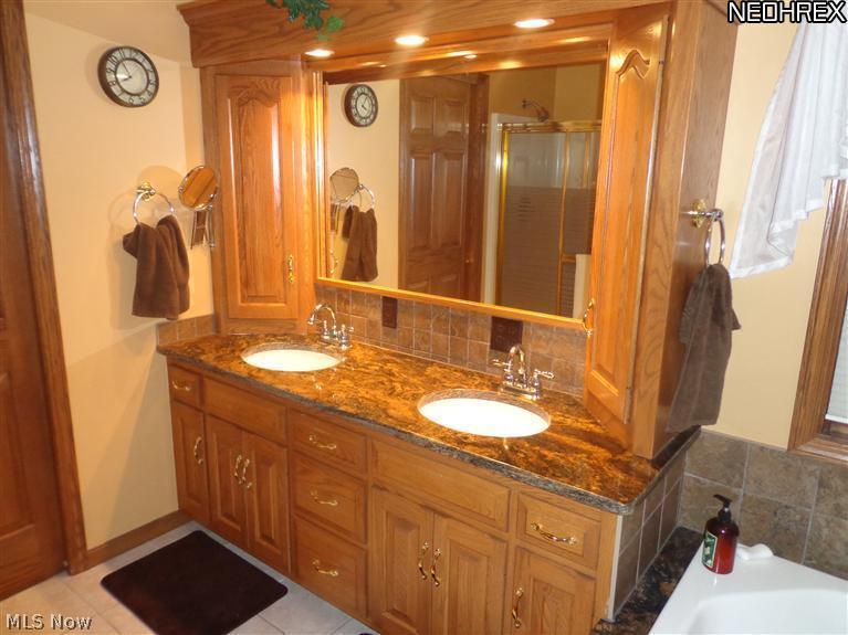 2116 Scenic View Road Southwest New Philadelphia, OH 44663 - Photo 13 of 25 Gallery Image 13