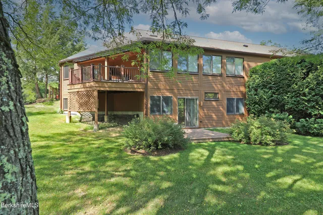 $1,383,000 | 19 Hawthorne Road, Unit CV 7A, Stockbridge, MA 01262