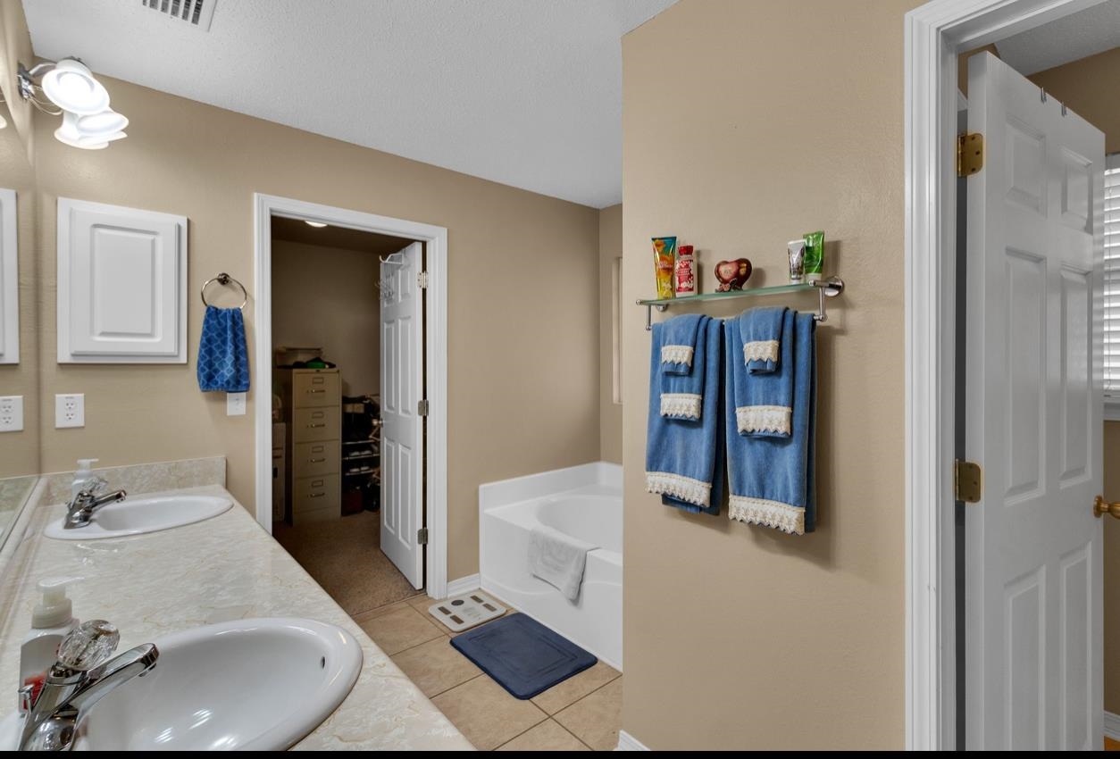 16366 Tempest Drive Foley, AL 36535 - Photo 16 of 39 Master Bathroom