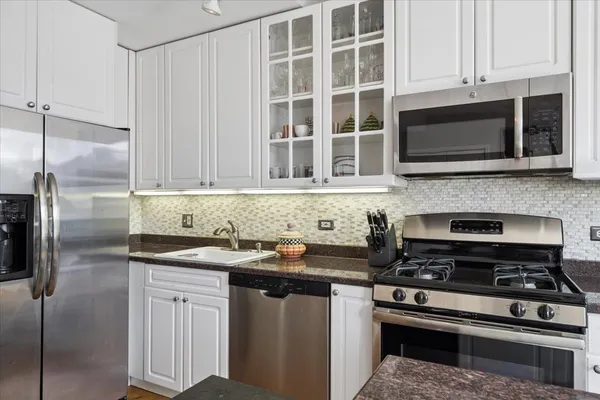 $435,000 | 1945 North Sheffield Avenue, Unit 303, Chicago, IL 60614