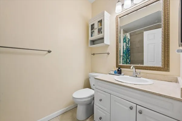 $435,000 | 1945 North Sheffield Avenue, Unit 303, Chicago, IL 60614