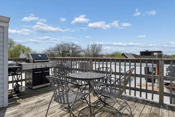 $435,000 | 1945 North Sheffield Avenue, Unit 303, Chicago, IL 60614