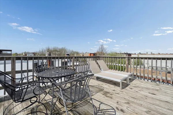 $435,000 | 1945 North Sheffield Avenue, Unit 303, Chicago, IL 60614