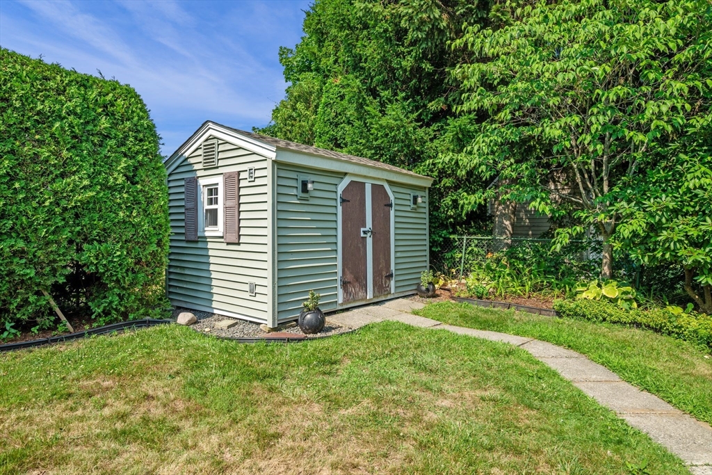 21 Muriel Road Swampscott, MA 01907 - Photo 6 of 34