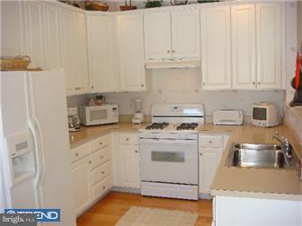 2 Sandstone Road East Windsor, NJ 08520 - Photo 4 of 12 Kitchen