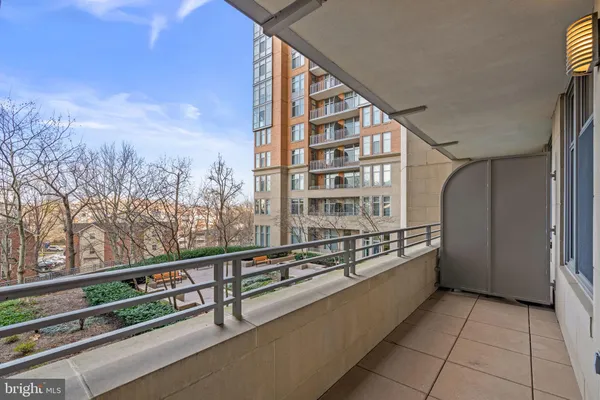 $534,000 | 8220 Crestwood Heights Drive, Unit 203, McLean, VA 22102